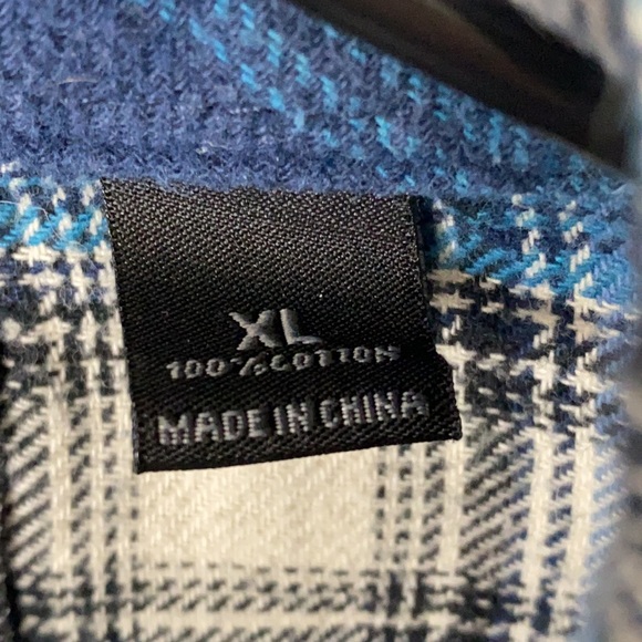 Micros Button Up - Picture 5 of 5